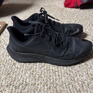 Nike Men's Black Running Shoes